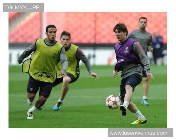 足球明星独特停球技巧解析与实战应用分享